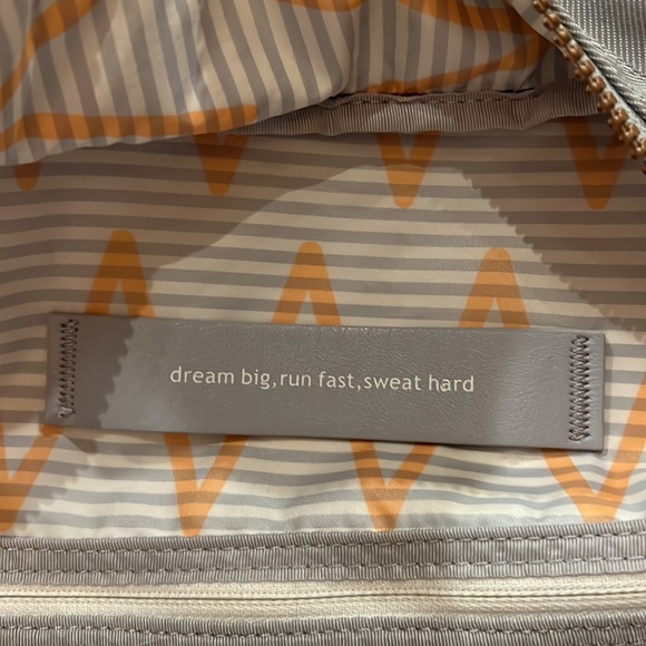 Lululemon All You Need Duffle - Picture 9 of 10